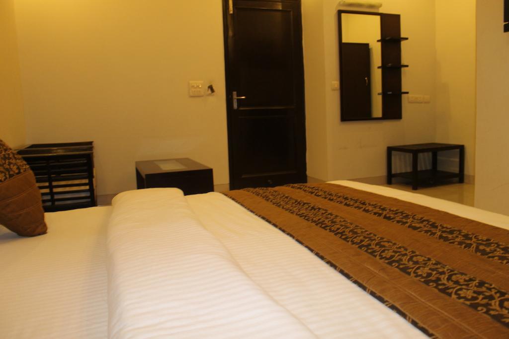 Airport Hotel Jet Inn Suites New Delhi Extérieur photo
