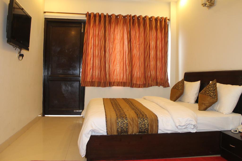 Airport Hotel Jet Inn Suites New Delhi Extérieur photo