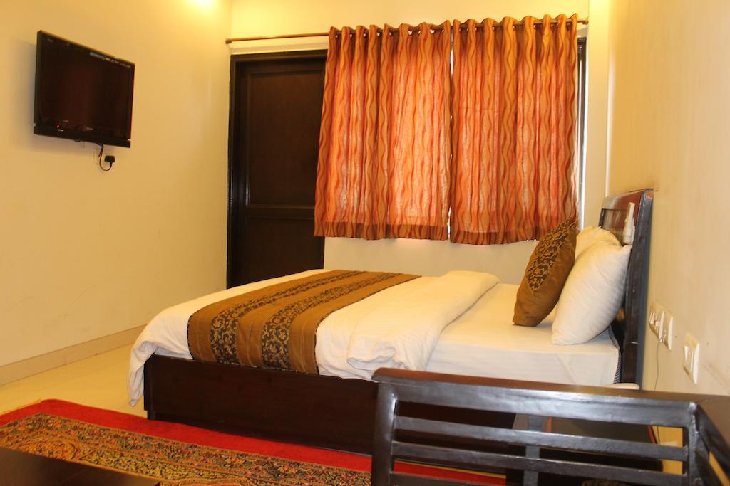 Airport Hotel Jet Inn Suites New Delhi Extérieur photo