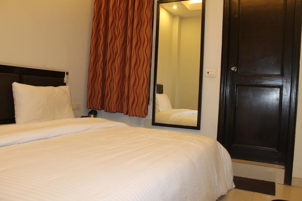 Airport Hotel Jet Inn Suites New Delhi Extérieur photo