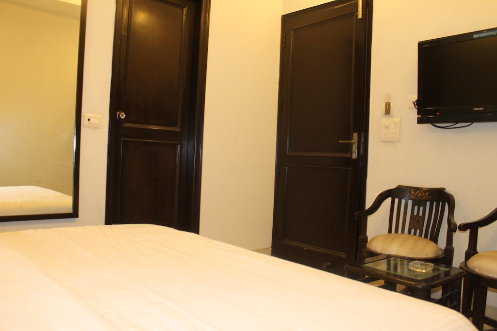 Airport Hotel Jet Inn Suites New Delhi Extérieur photo