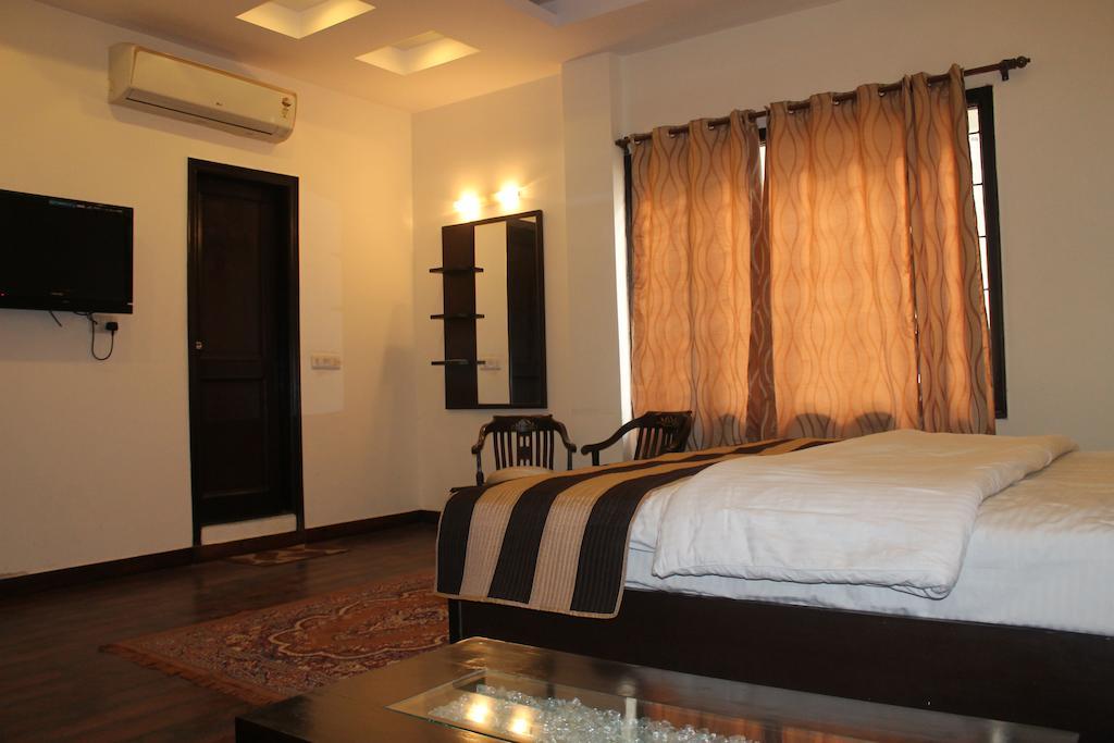 Airport Hotel Jet Inn Suites New Delhi Chambre photo